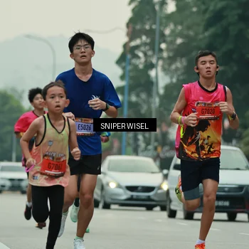 Runner Photo 7043967