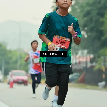 Runner Photo 7044038