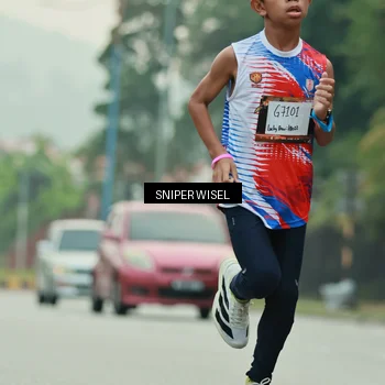 Runner Photo 7044056