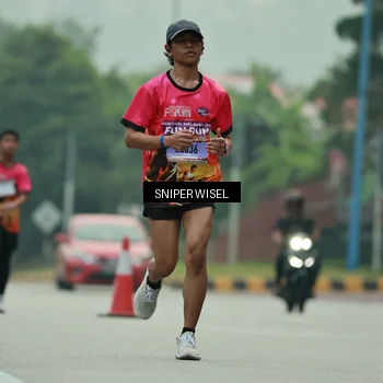 Runner Photo 7044153