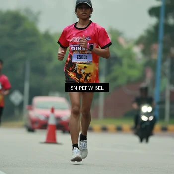 Runner Photo 7044159