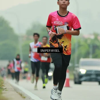 Runner Photo 7044206