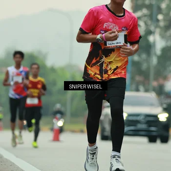 Runner Photo 7044213
