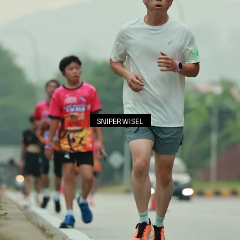 Runner Photo 7044259