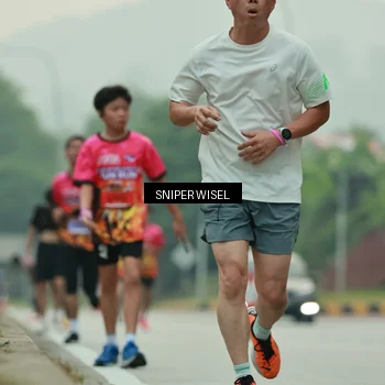 Runner Photo 7044261