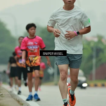 Runner Photo 7044262