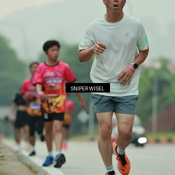 Runner Photo 7044263