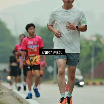 Runner Photo 7044265