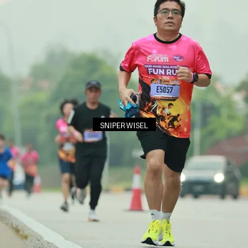 Runner Photo 7044393
