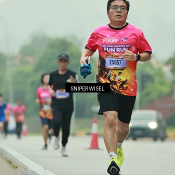 Runner Photo 7044394