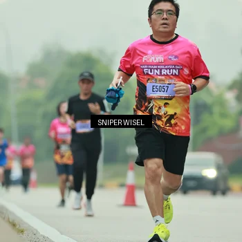 Runner Photo 7044398