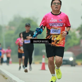 Runner Photo 7044409