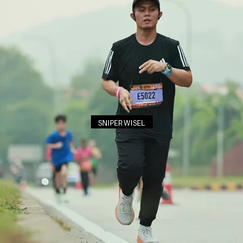 Runner Photo 7044427