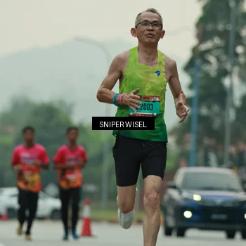 Runner Photo 7044504