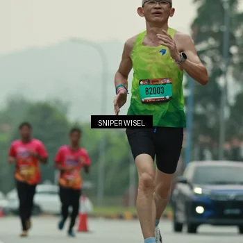Runner Photo 7044512