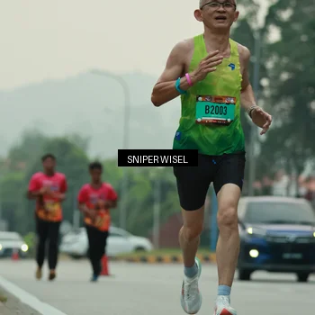 Runner Photo 7044523