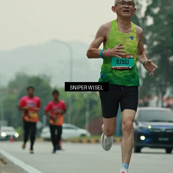 Runner Photo 7044536
