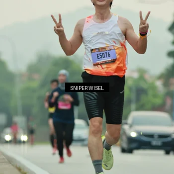 Runner Photo 7044562