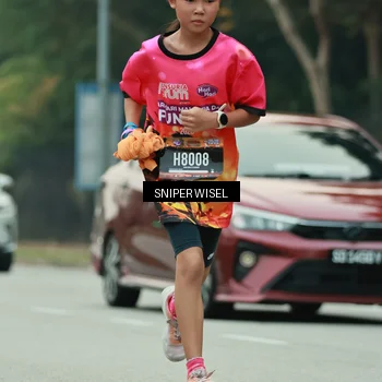 Runner Photo 7044657