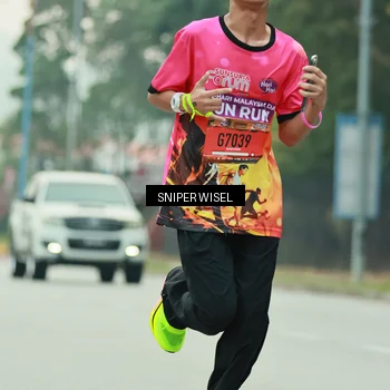 Runner Photo 7044704