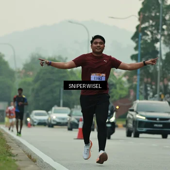 Runner Photo 7044844