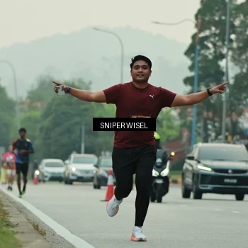 Runner Photo 7044850