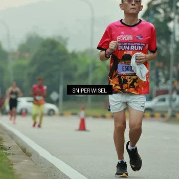 Runner Photo 7044934