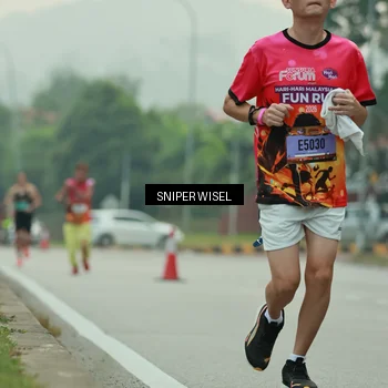 Runner Photo 7044936