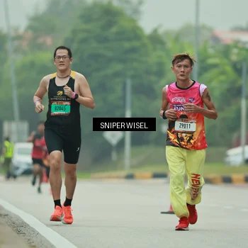 Runner Photo 7044938