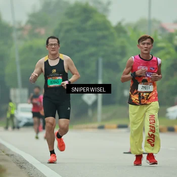 Runner Photo 7044940
