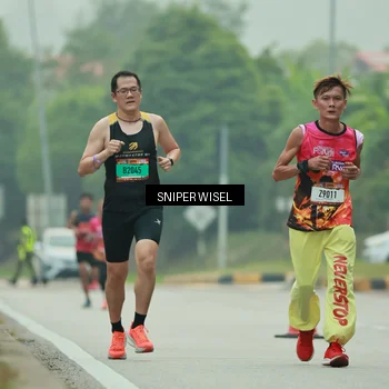 Runner Photo 7044948