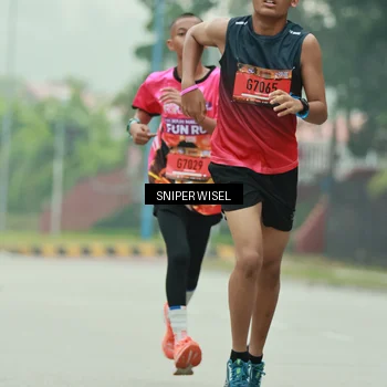 Runner Photo 7045004