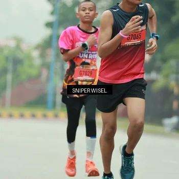 Runner Photo 7045011