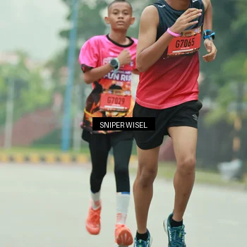 Runner Photo 7045014