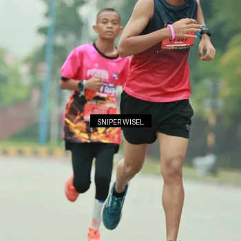 Runner Photo 7045015