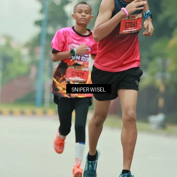 Runner Photo 7045016