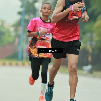 Runner Photo 7045017