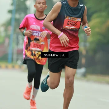 Runner Photo 7045021
