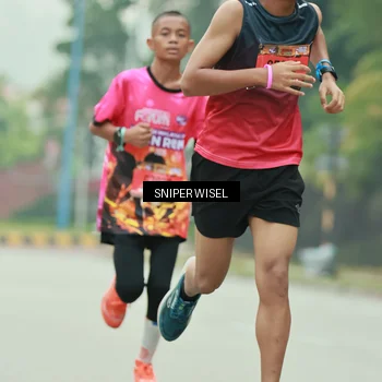 Runner Photo 7045023