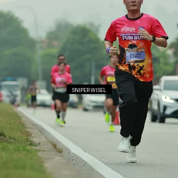 Runner Photo 7045031