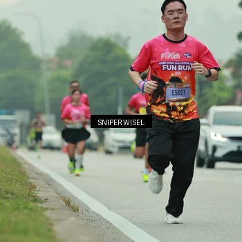 Runner Photo 7045033