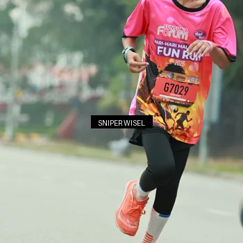 Runner Photo 7045035
