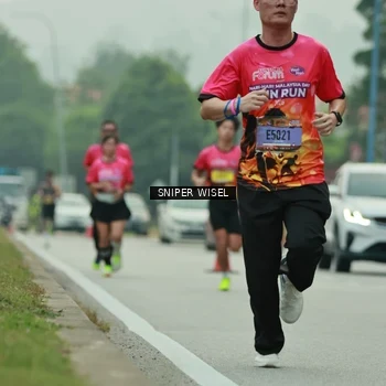 Runner Photo 7045043