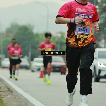 Runner Photo 7045045