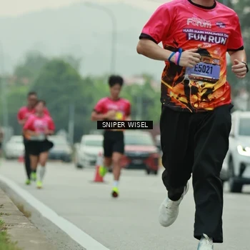 Runner Photo 7045047