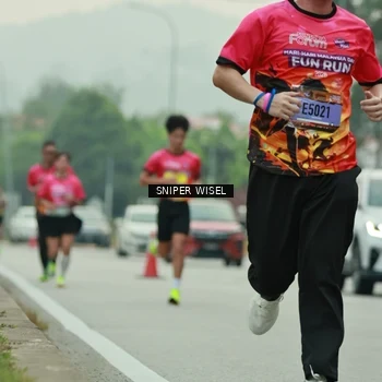 Runner Photo 7045051