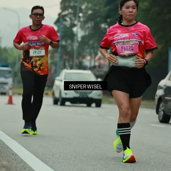 Runner Photo 7045054