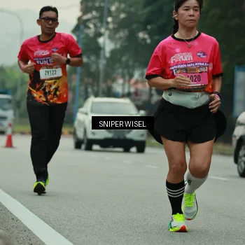 Runner Photo 7045056