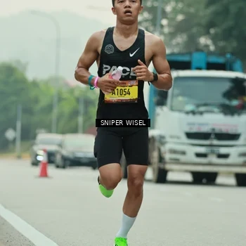 Runner Photo 7045083
