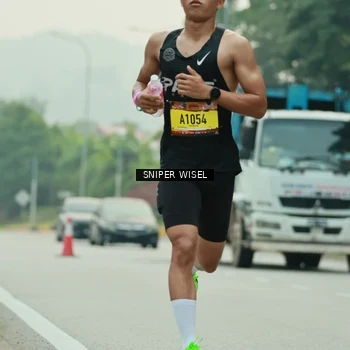 Runner Photo 7045090